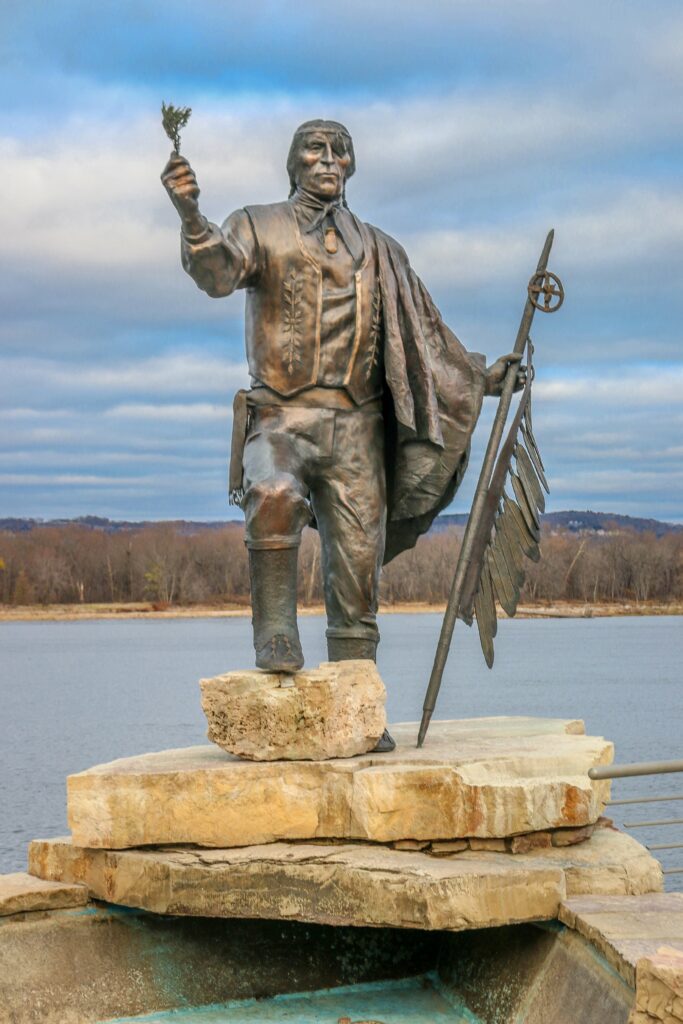 Statue Chief Wabasha Wapasha II Wapahasha Wapasha The Leaf Mdewakanton Dakota 1812 War Black Hawk War